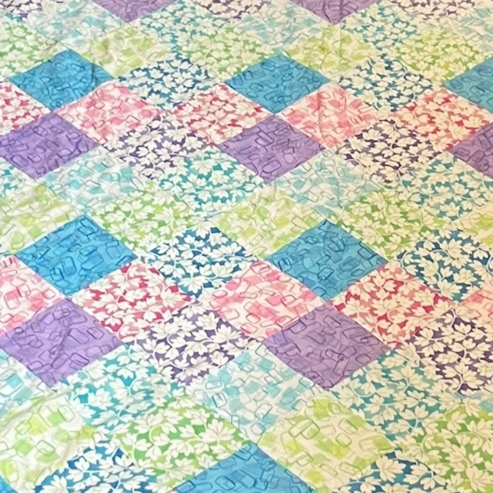 Handmade Patchwork Diamond Reversible Winter Joy, Cotton Quilt, NEW‎